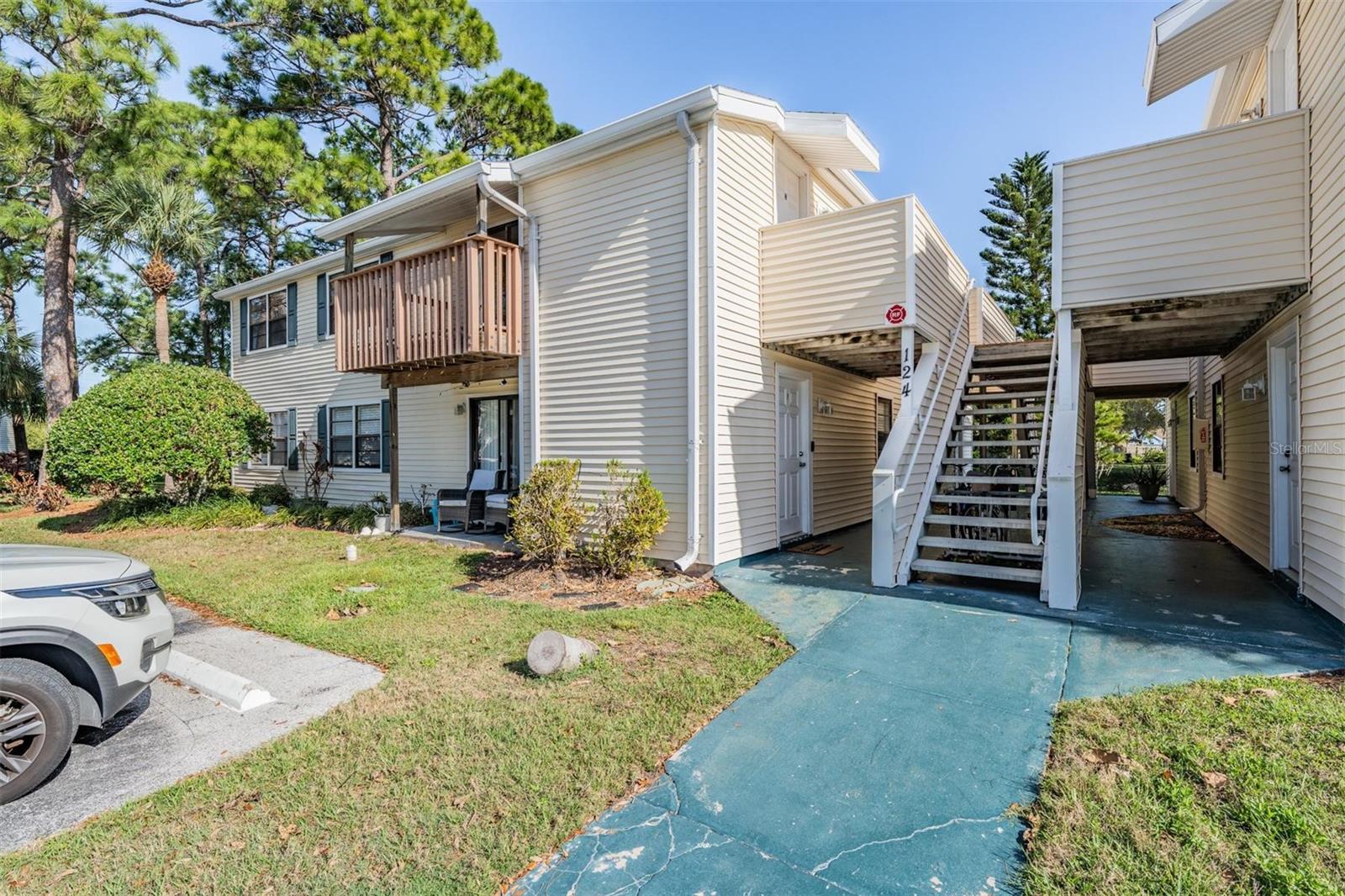 124 Loblolly Court, FL