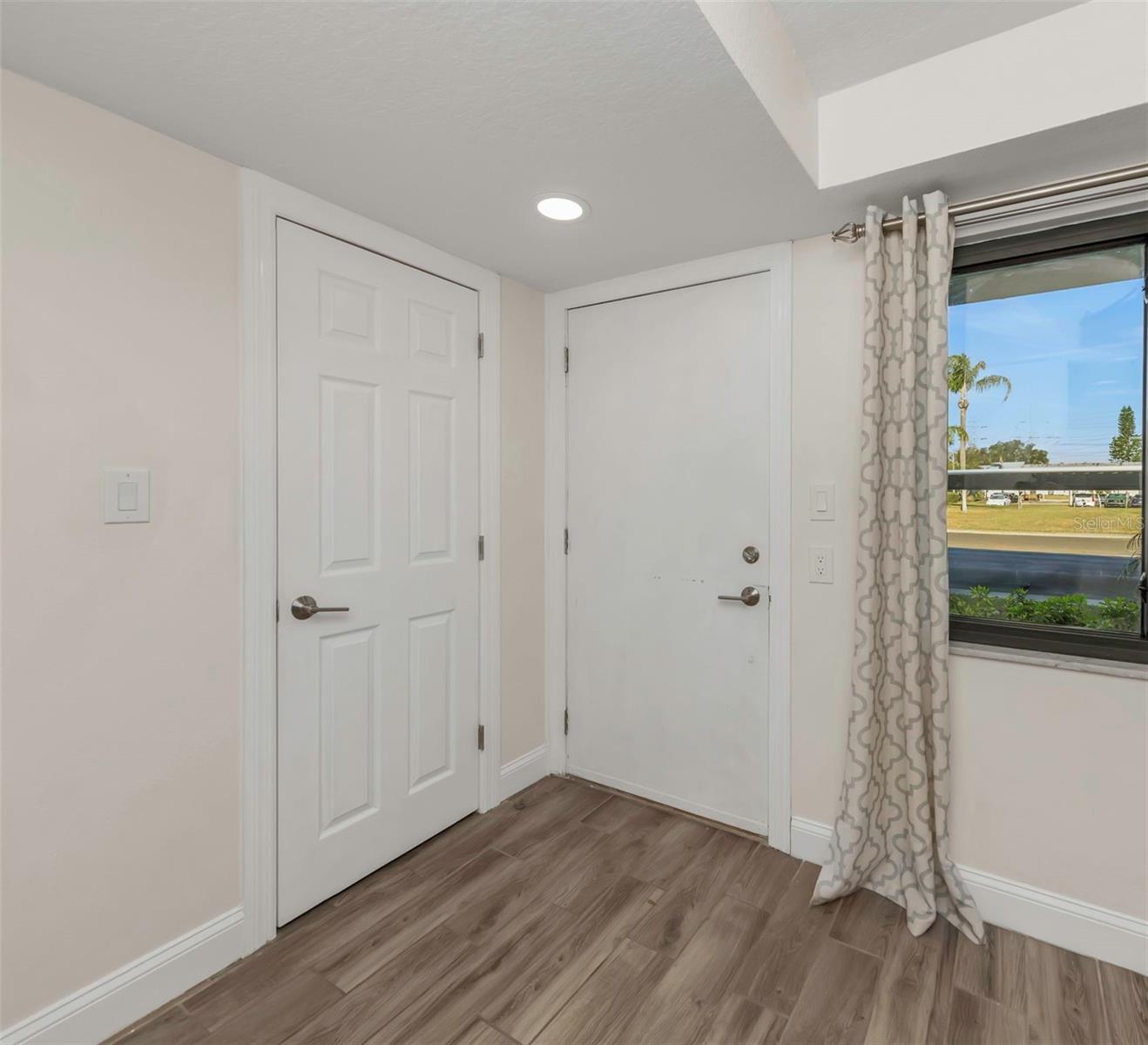122 Caryl Way, FL