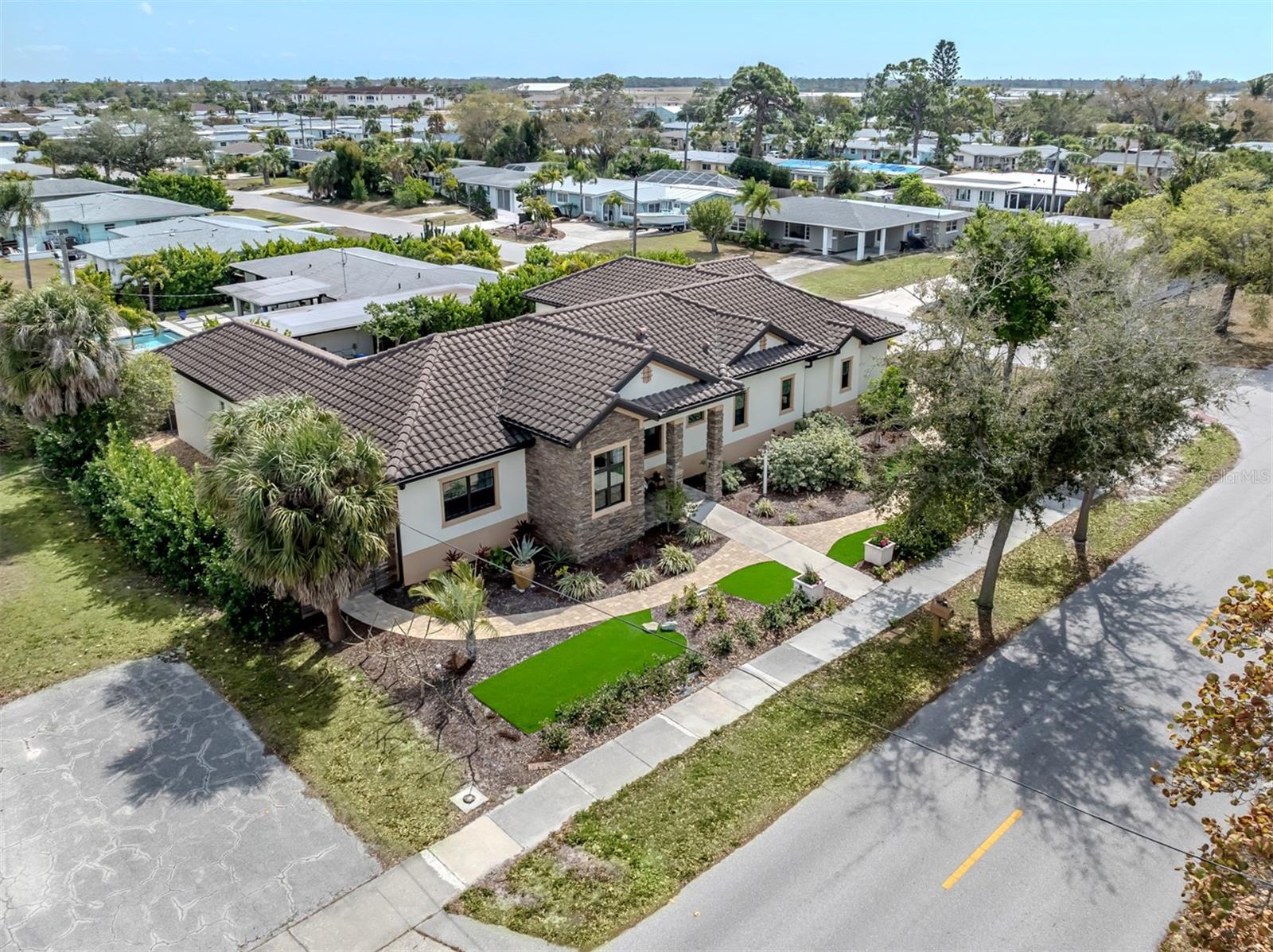 1109 The Rialto, FL