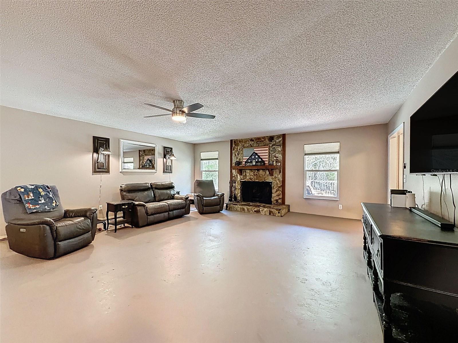 24350 Lanark Road, FL