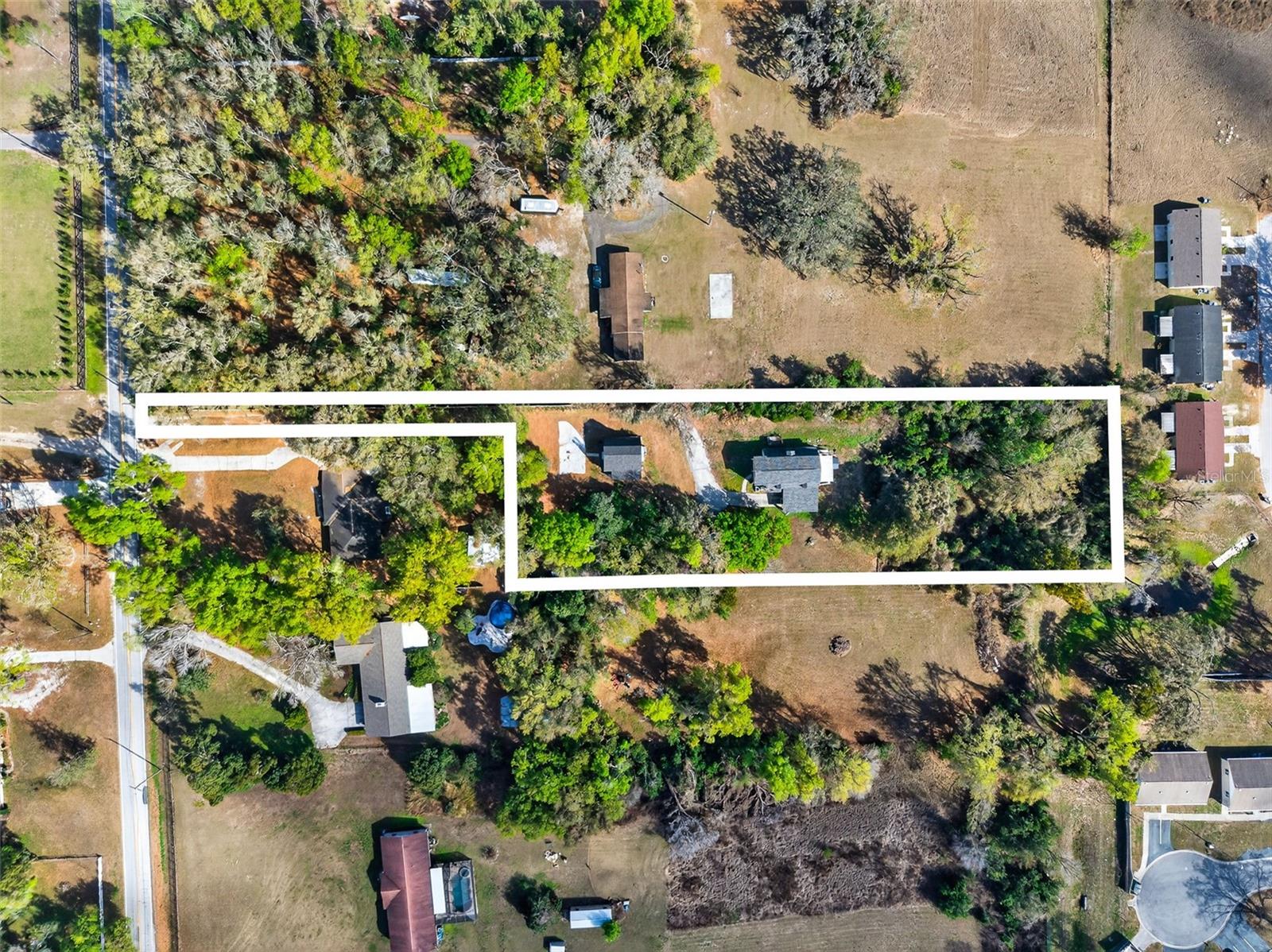 902 Two Houses Ln, FL