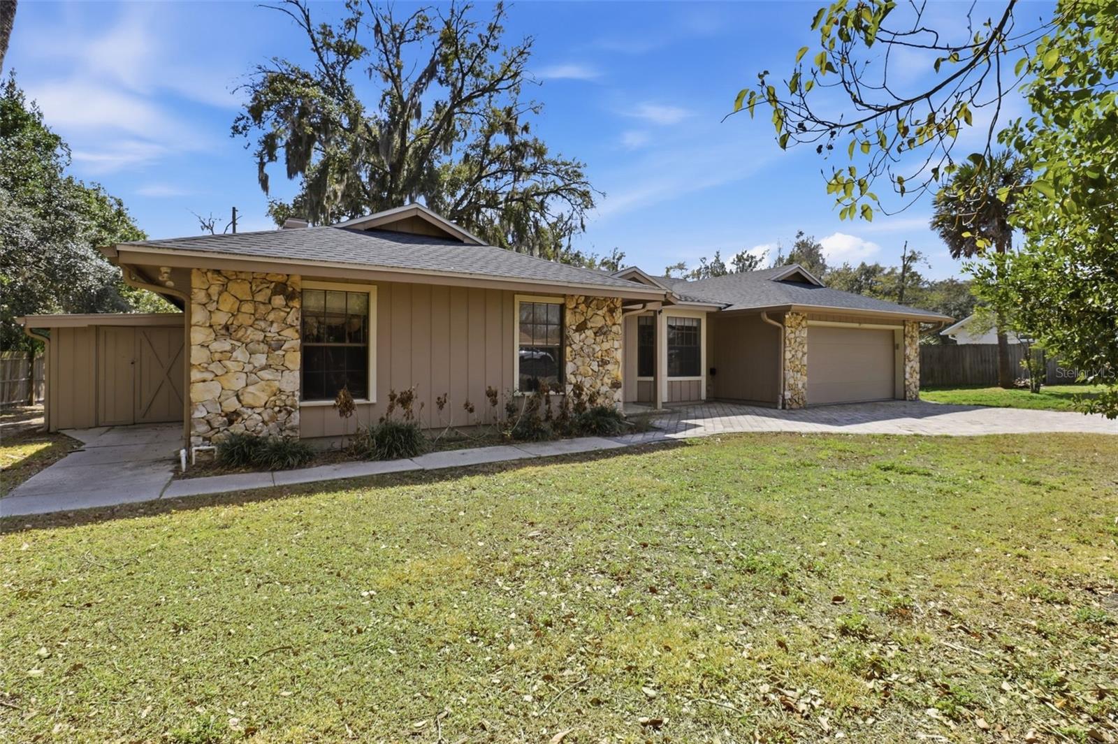 219 Hoffman Court, FL