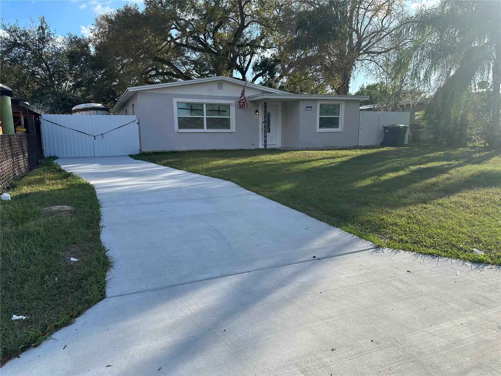 4305 Henry Avenue, FL