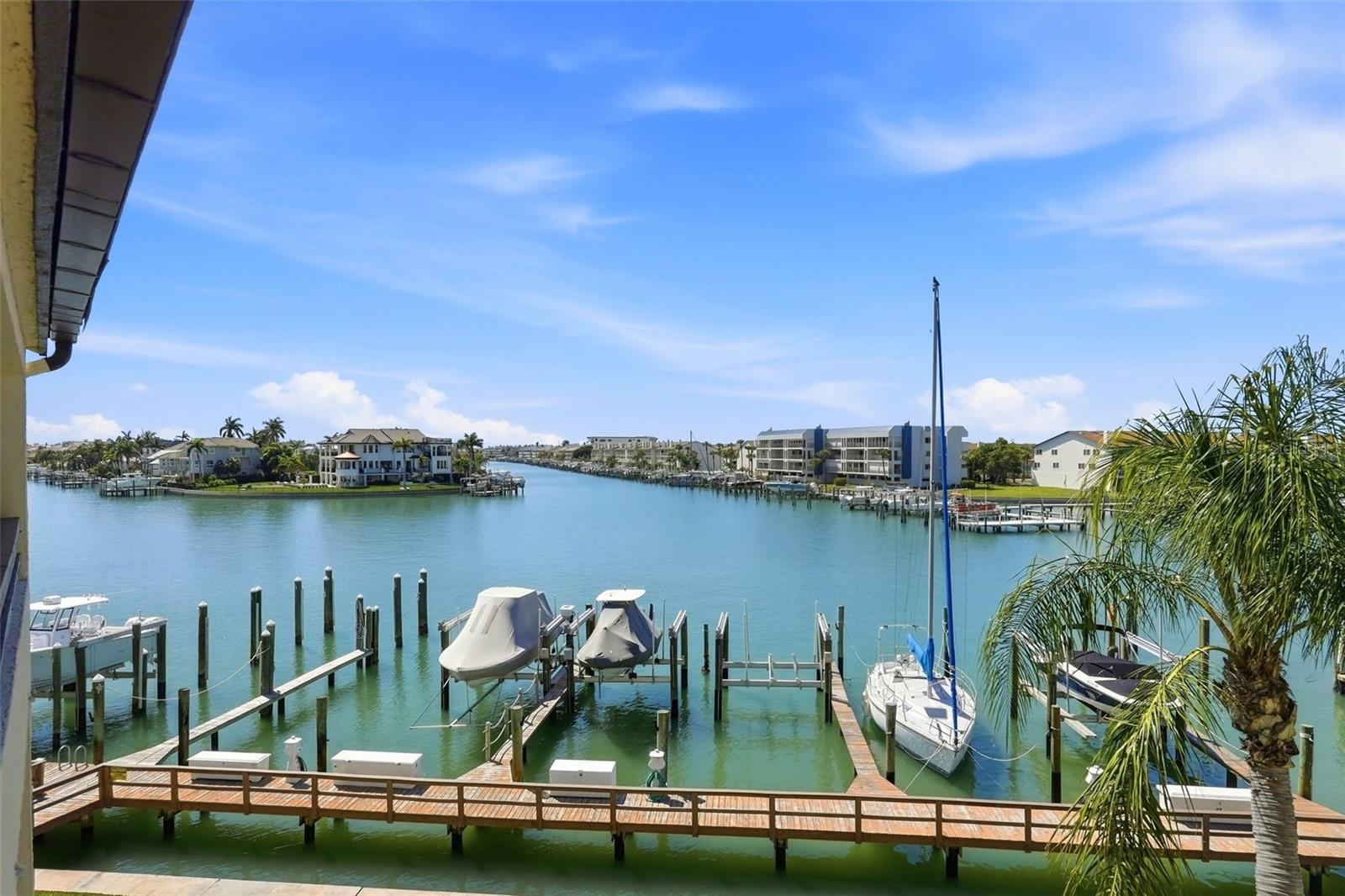 128 1st Street E., FL