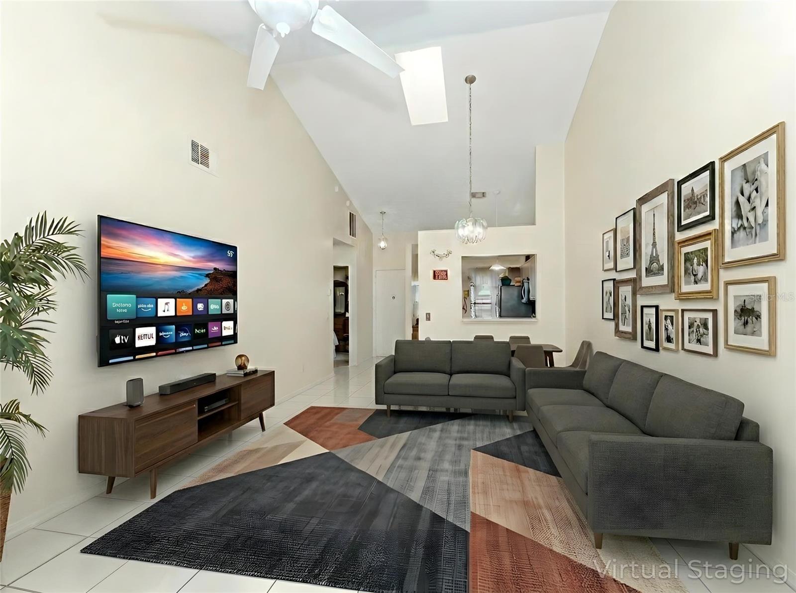 62 Lakepointe Circle, FL