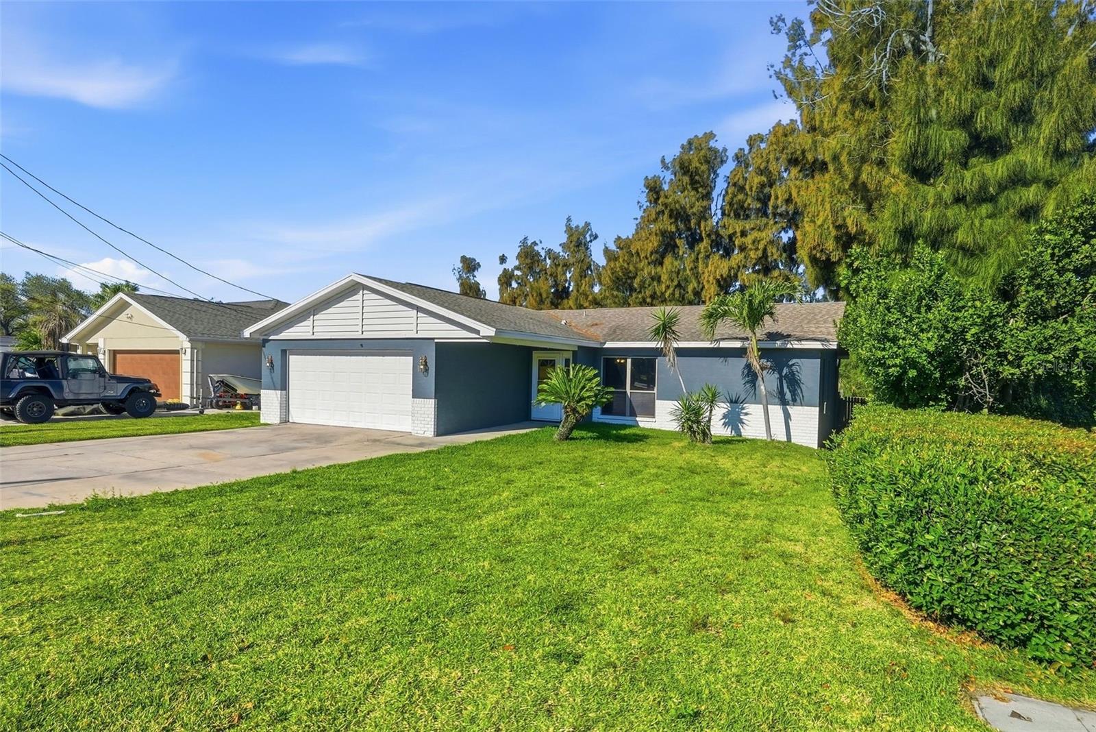 11696 Currie Lane, FL