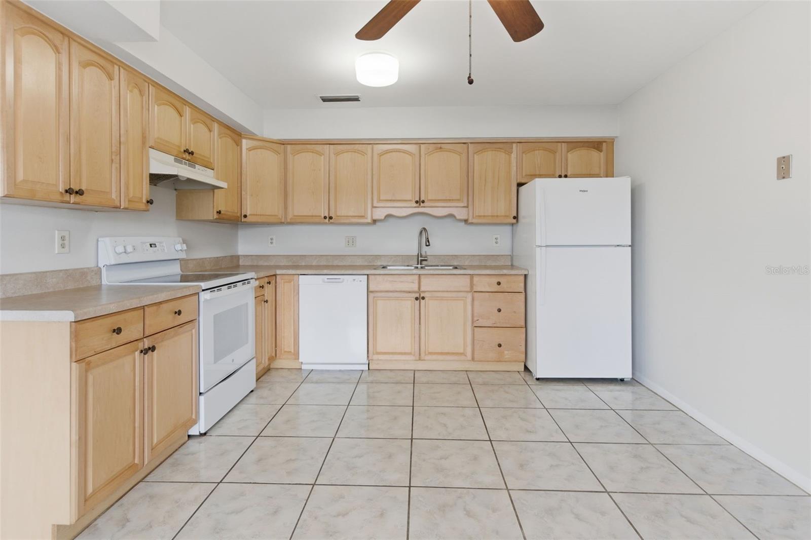 526 Heatherton Village, FL