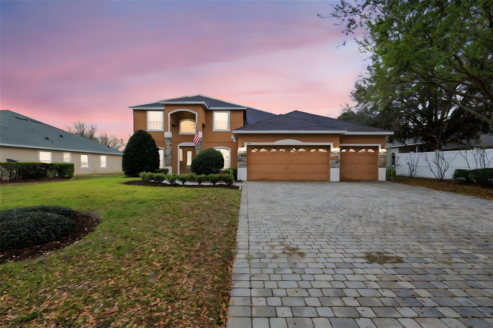 1042 Spinning Wheel Drive, FL