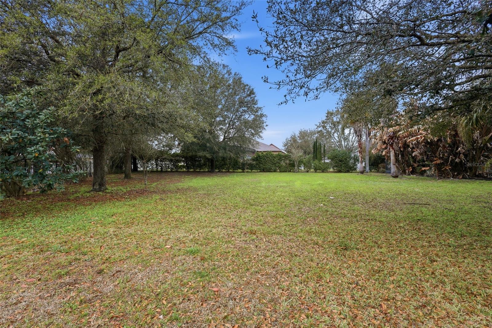 1042 Spinning Wheel Drive, FL