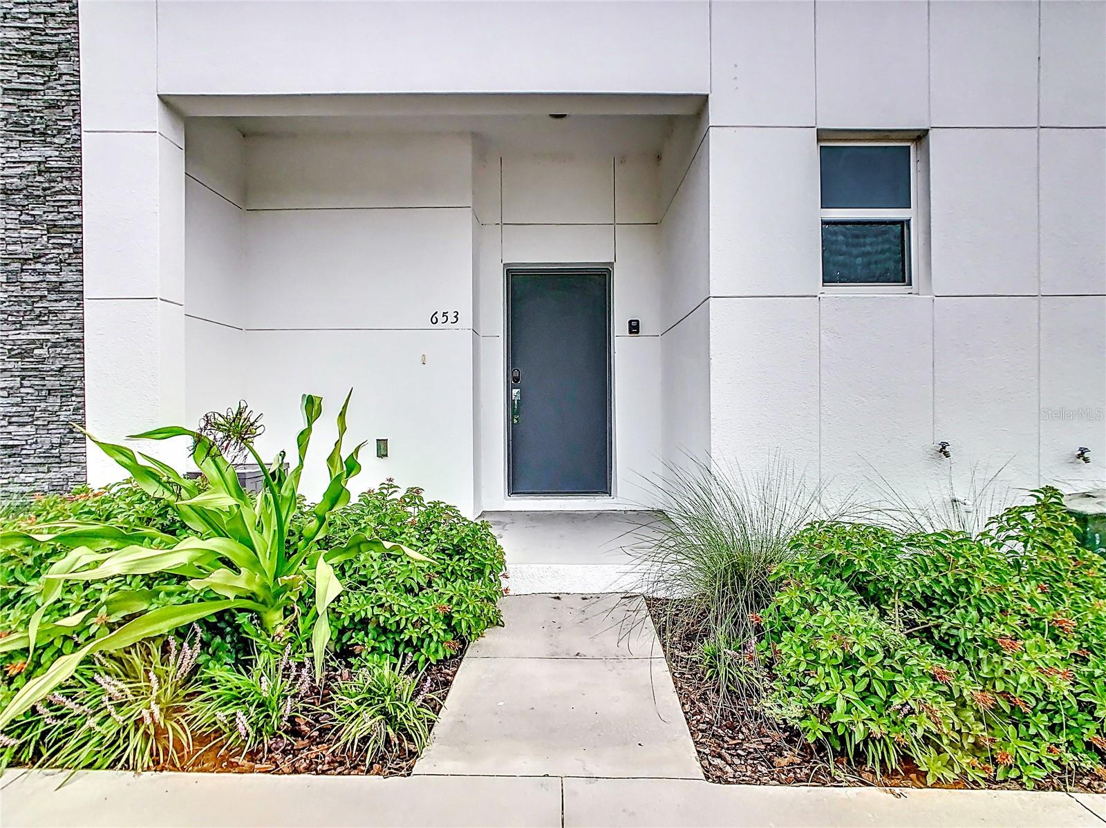 653 Trikomo Drive, FL