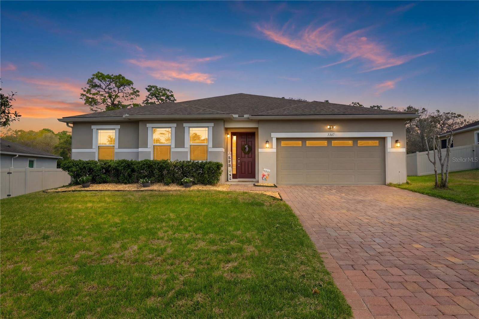 2337 Oxmoor Dr, FL