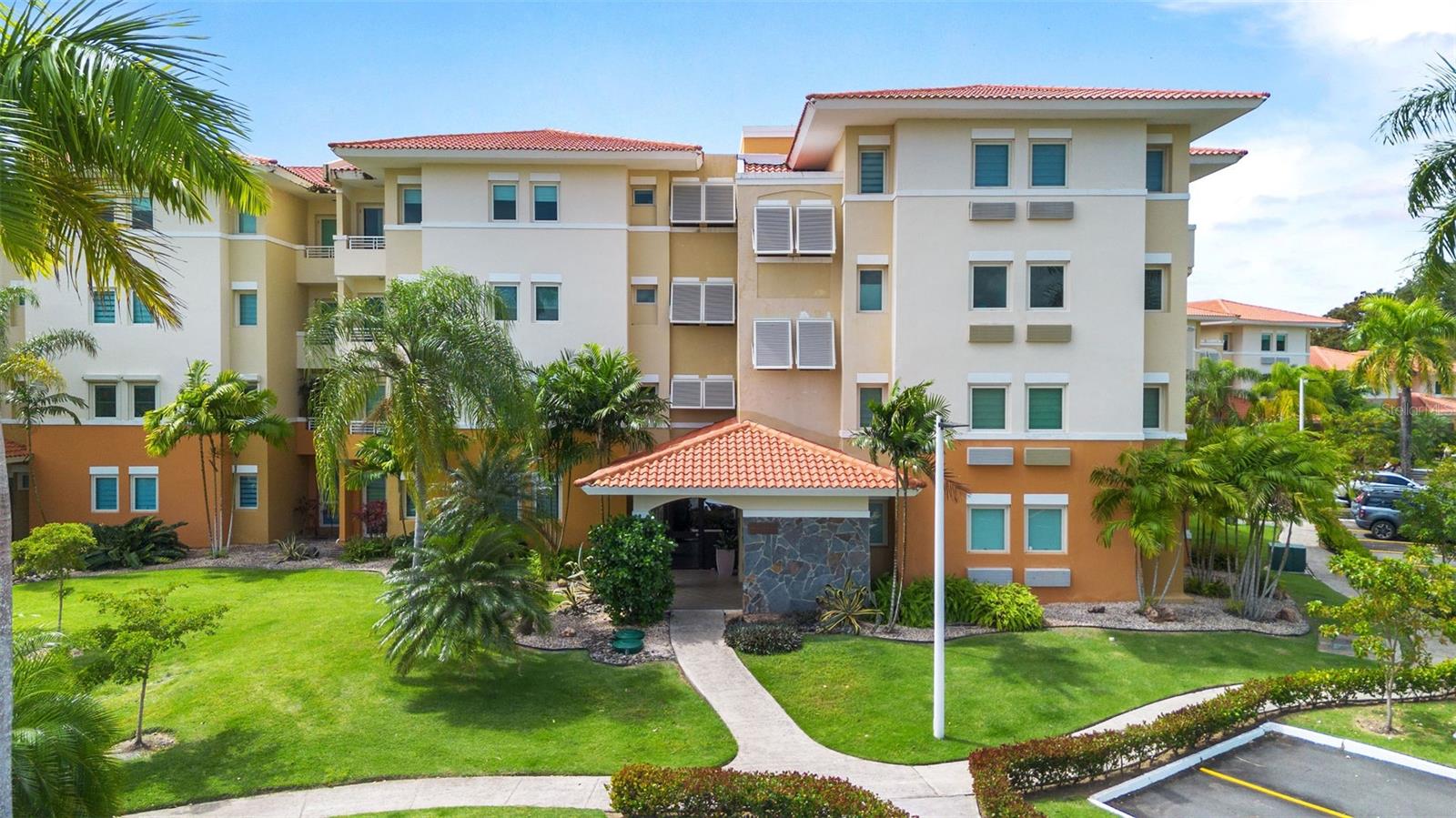 * Academy Drive Drive, PR