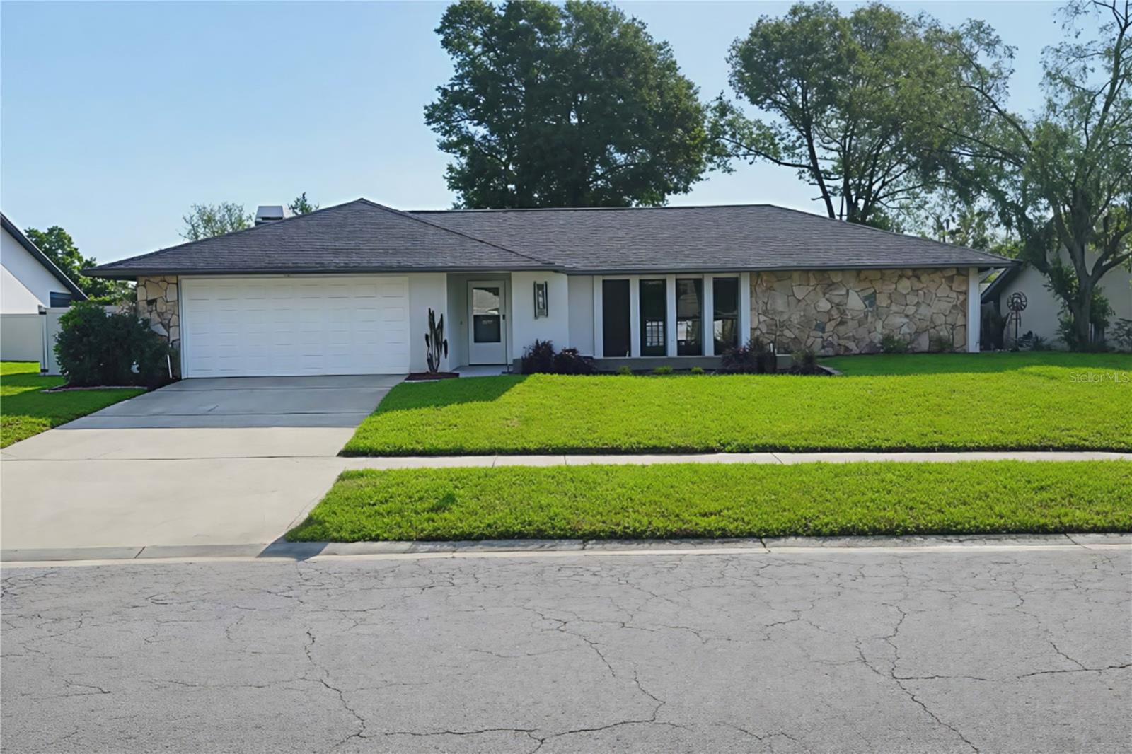 401 Running Horse Rd, FL