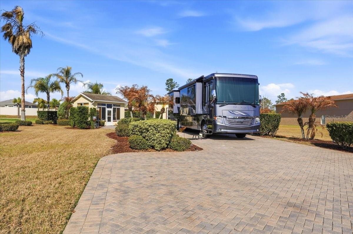 326 Nolane Ln, FL