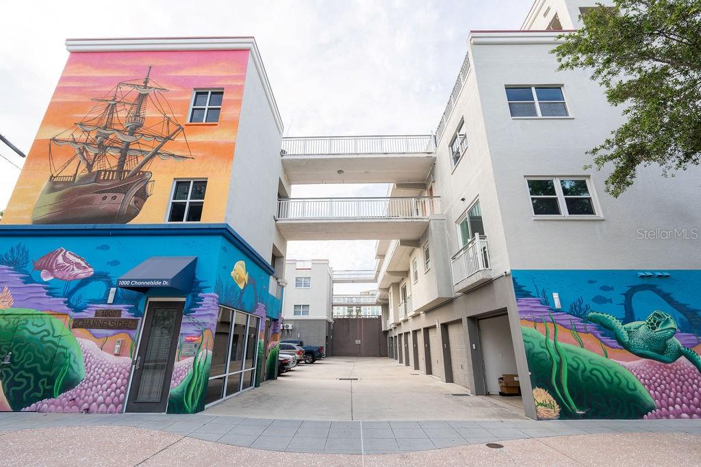 1002 Channelside Drive, FL