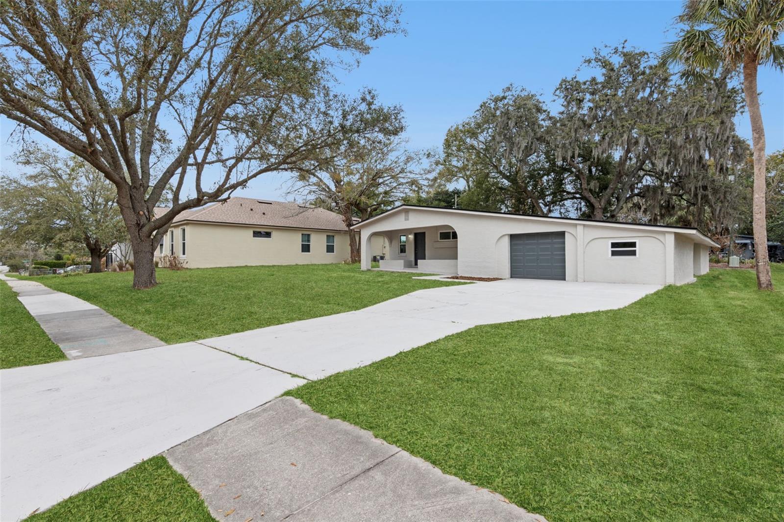 1375 Lake Drive, FL