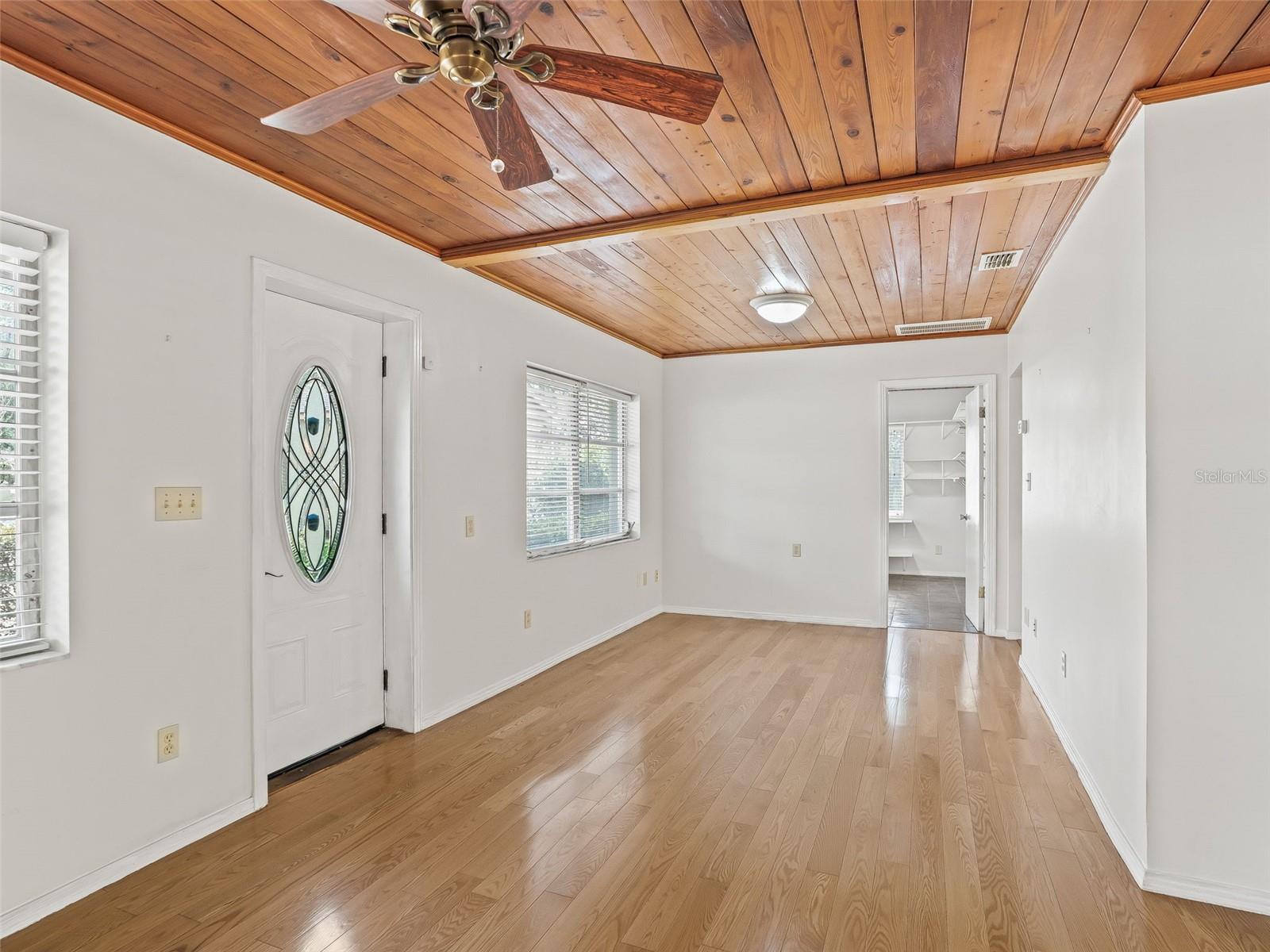 8701 Cr 647 S, FL