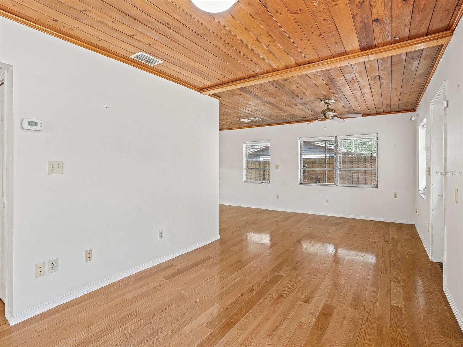 8701 Cr 647 S, FL