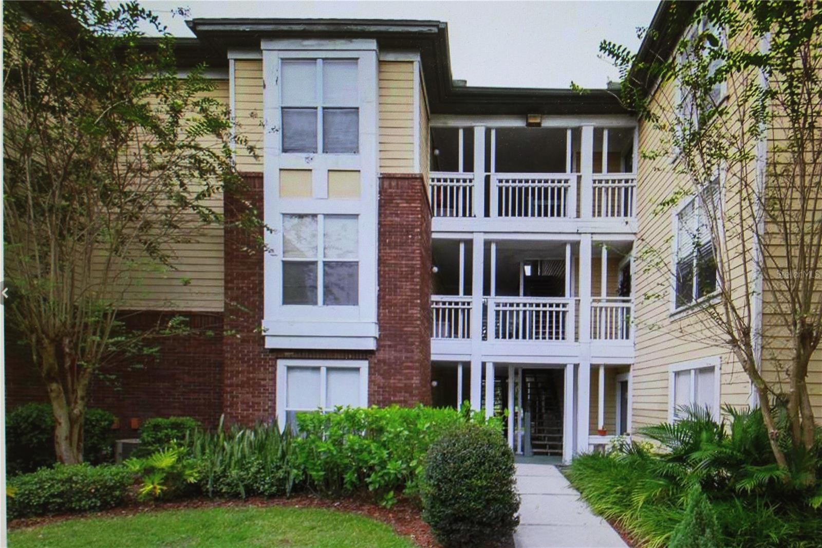 4107 Chatham Oak Court, FL