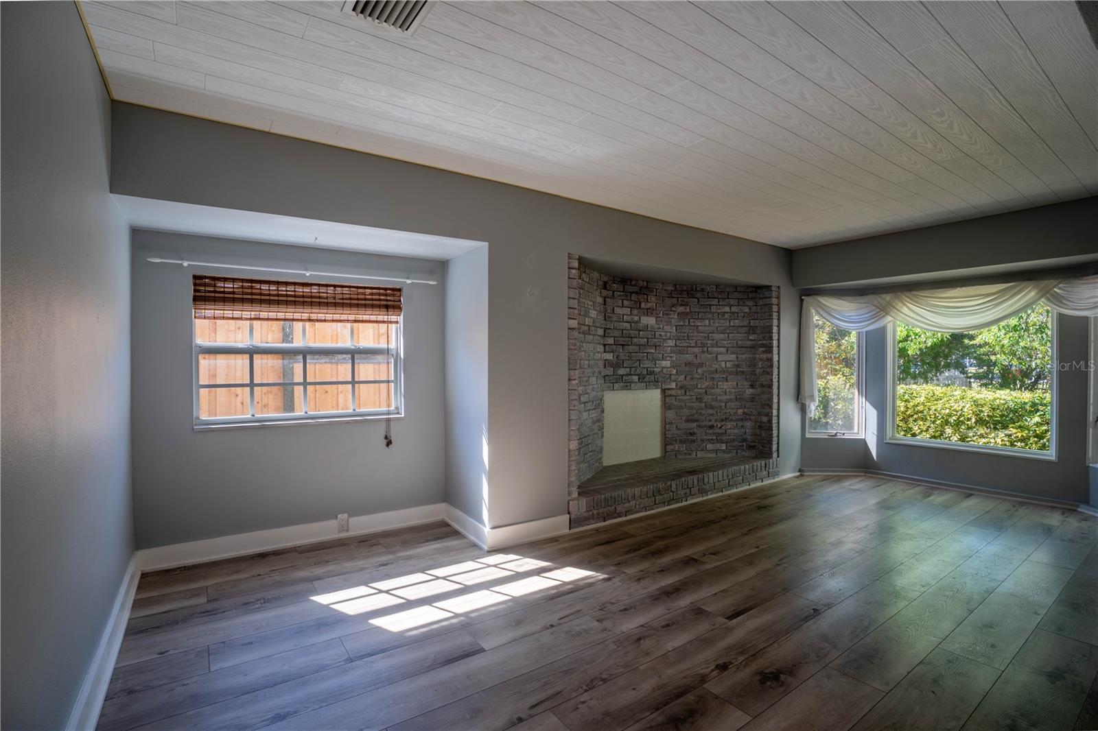 2567 Central Avenue, FL