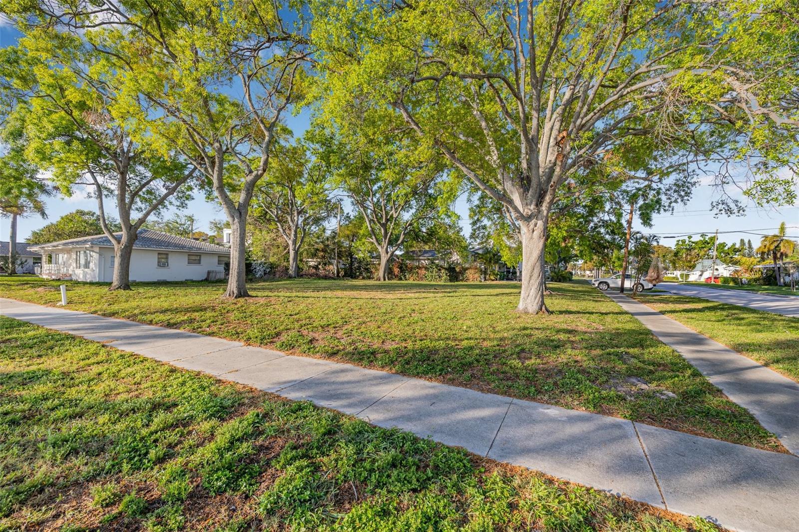 604 & 602 Channel Dr, FL
