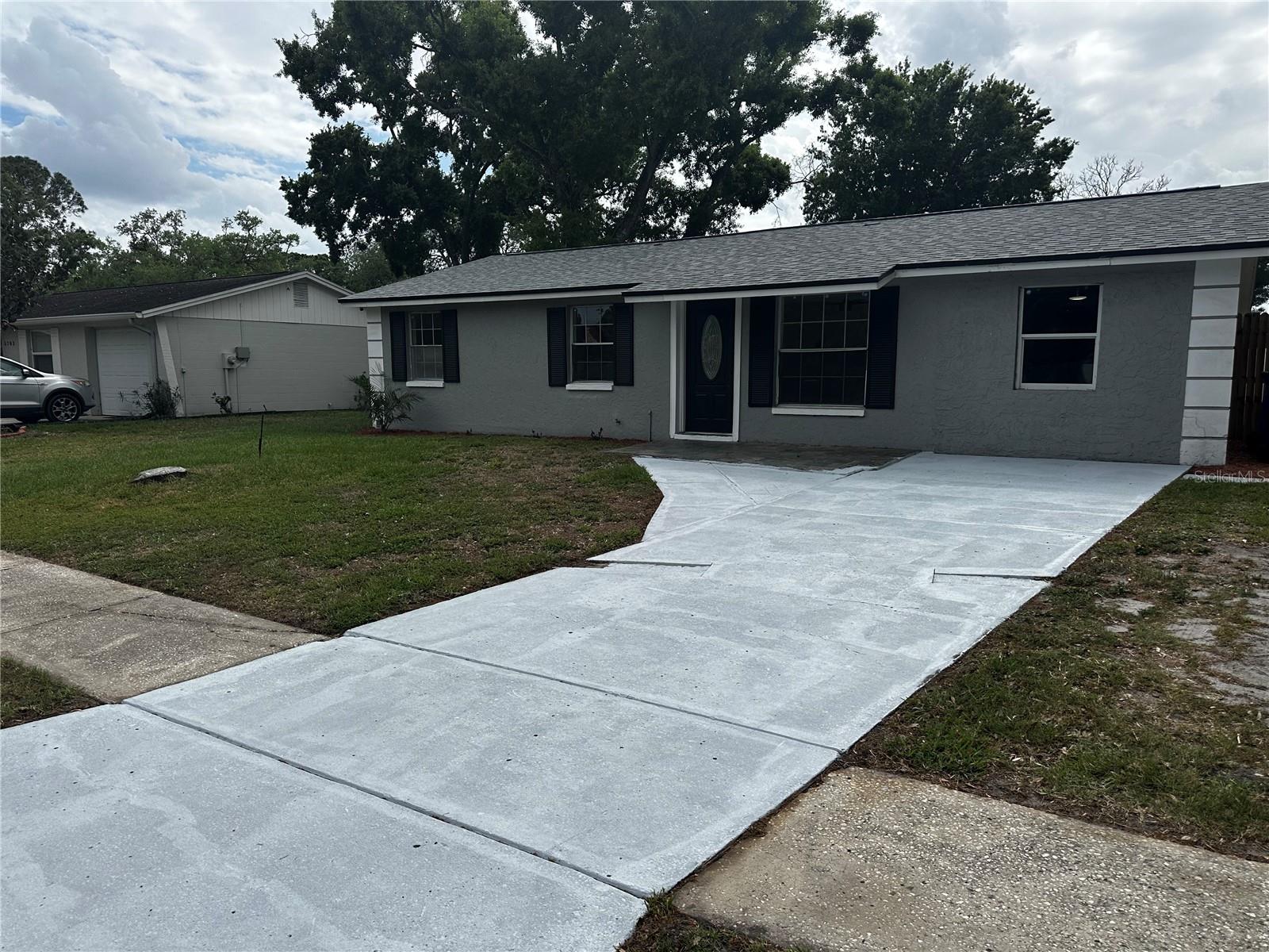 3704 Meadowbreeze Drive, FL
