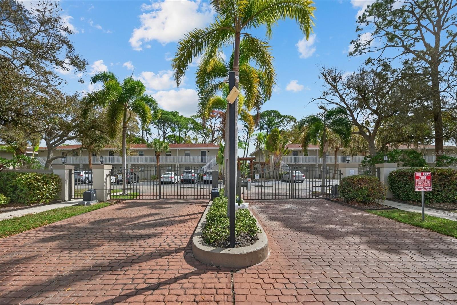 930 La Costa Circle, FL