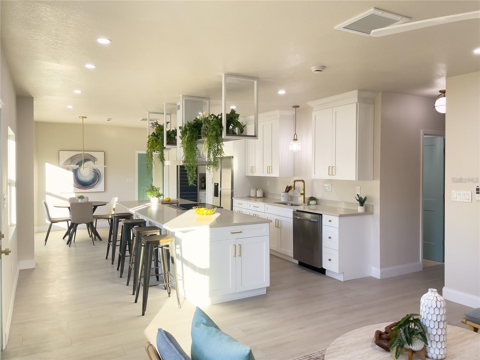 5516 Golden Drive, FL