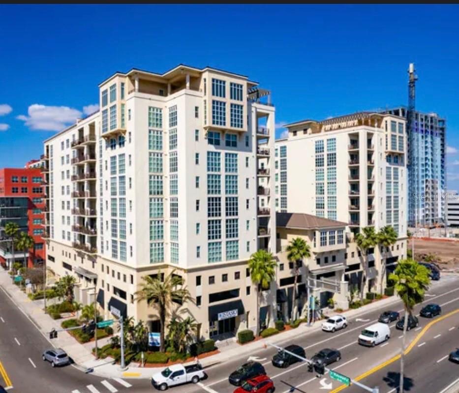 1227 E Madison St #504, FL
