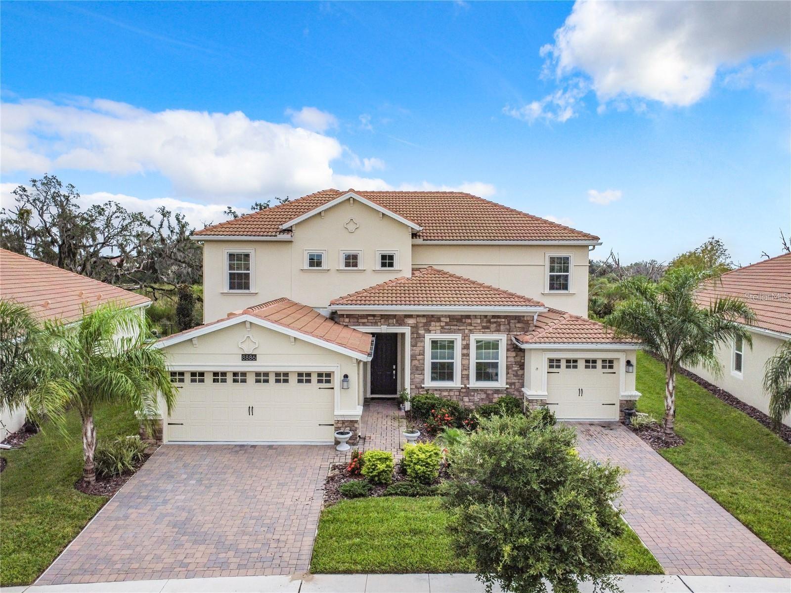 8886 Fallen Oak Dr, FL