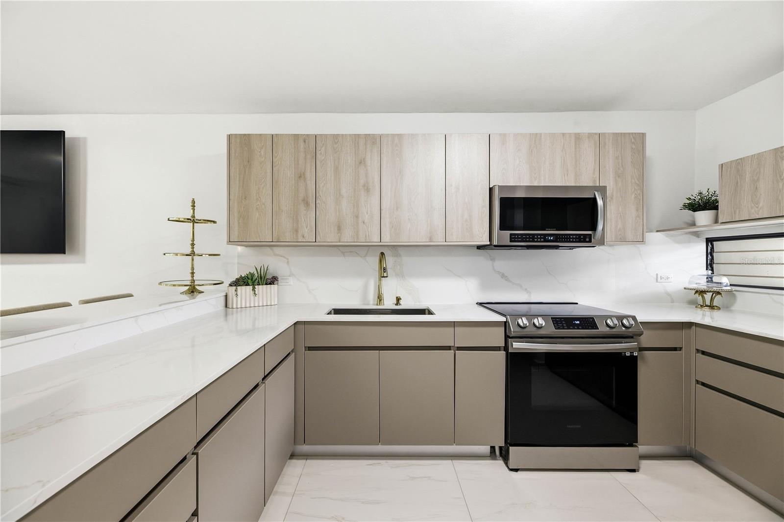 33 Zuania Street, PR