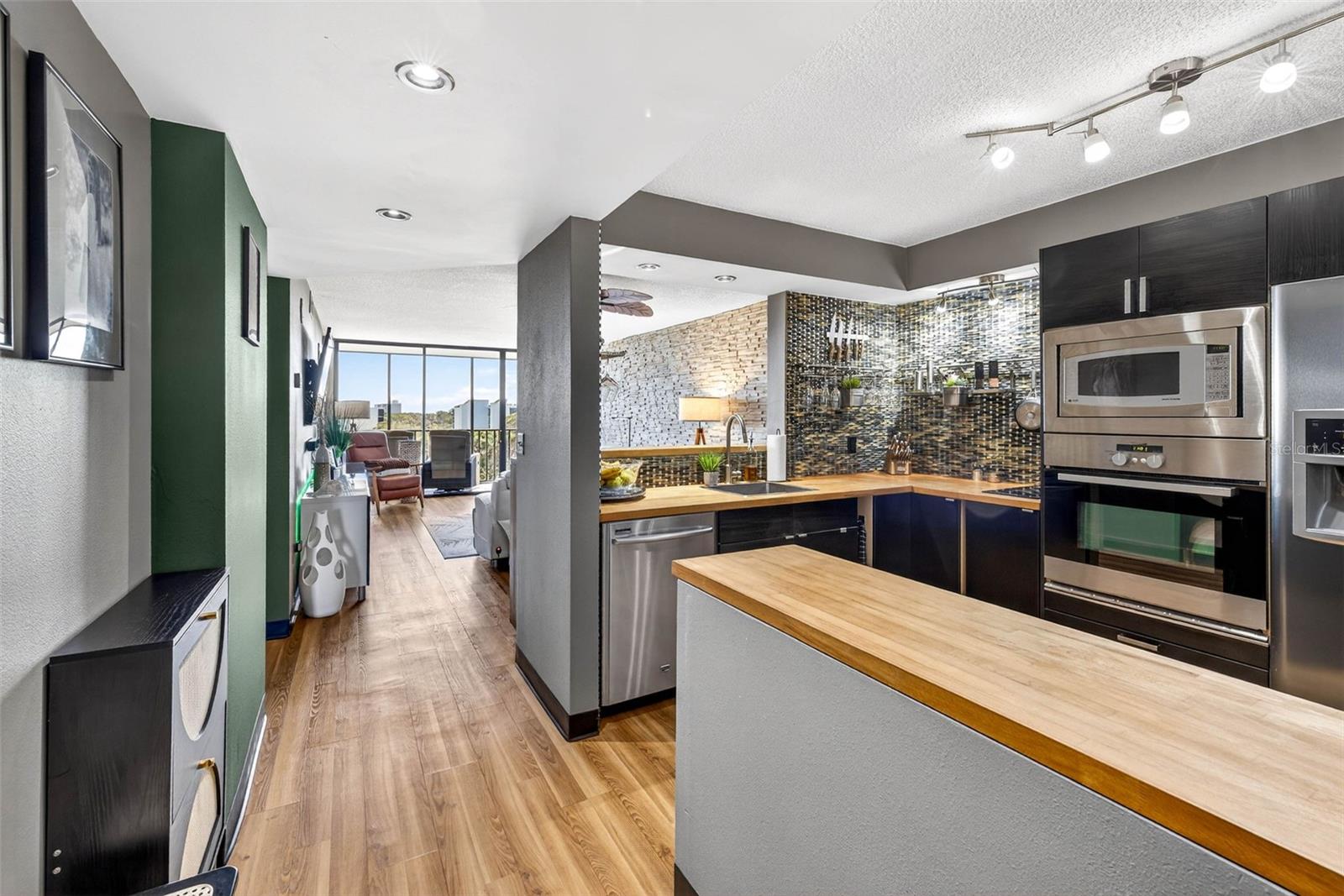 800 Cove Cay Drive, FL