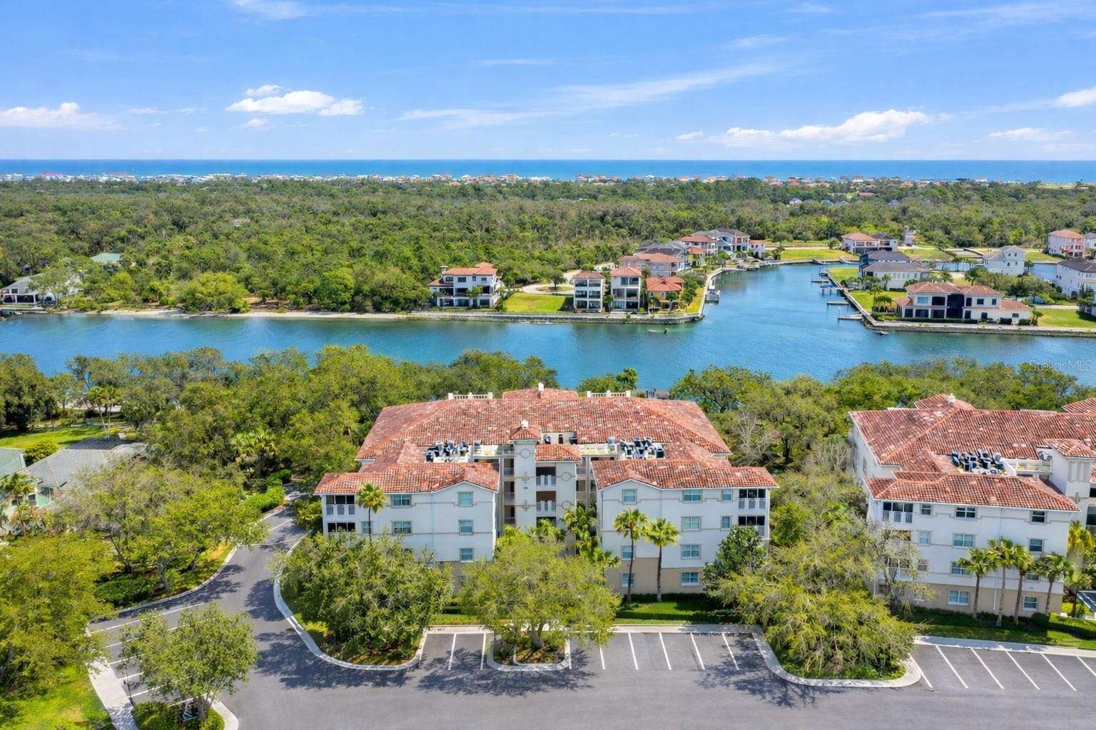 35 Riverview Bnd S #1827, FL