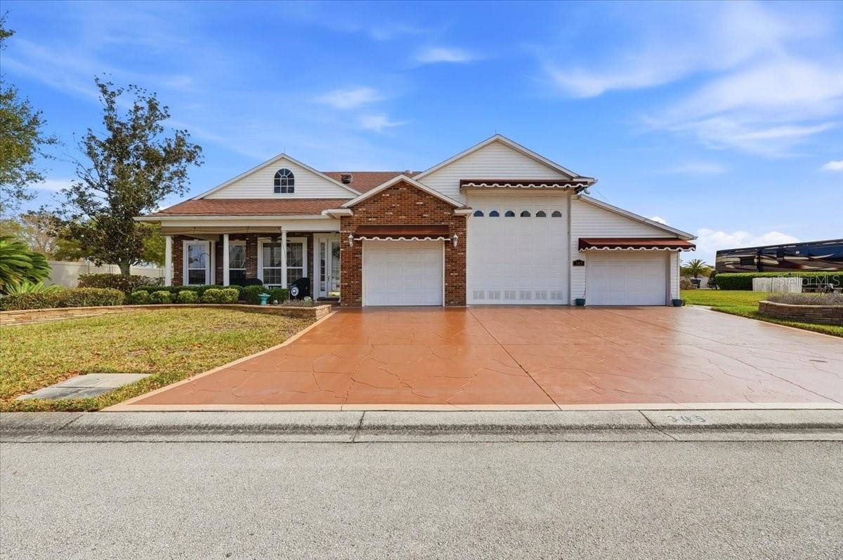 305 Motorcoach Dr S, FL