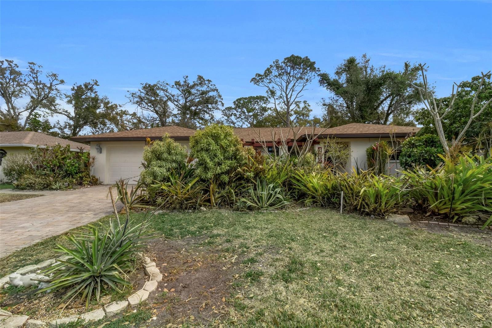 4867 Huntleigh Drive, FL