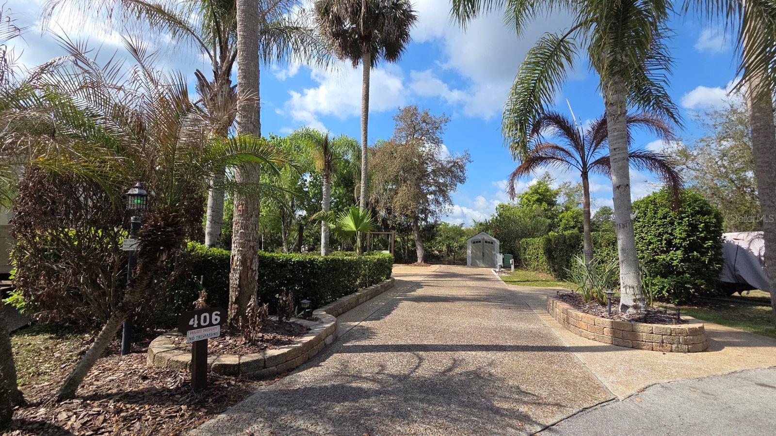 406 Longhorn Dr, FL
