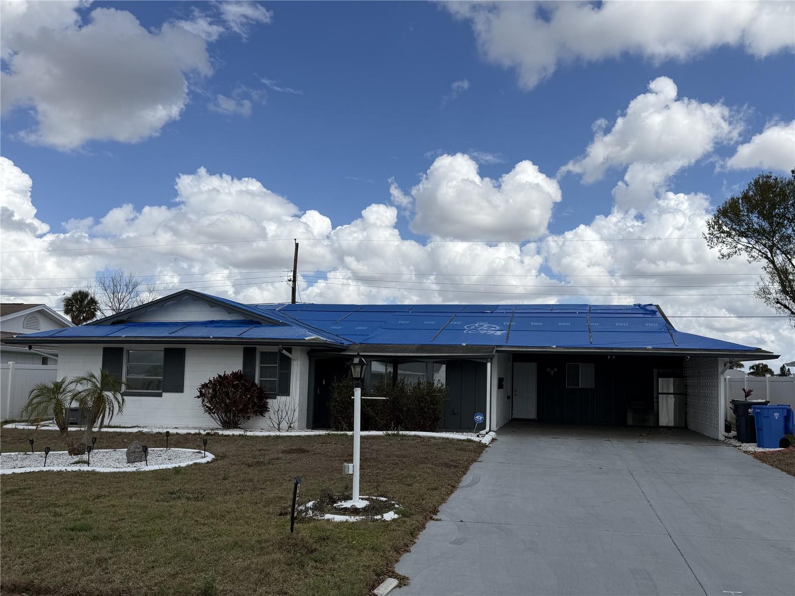 1205 Hacienda Dr, FL
