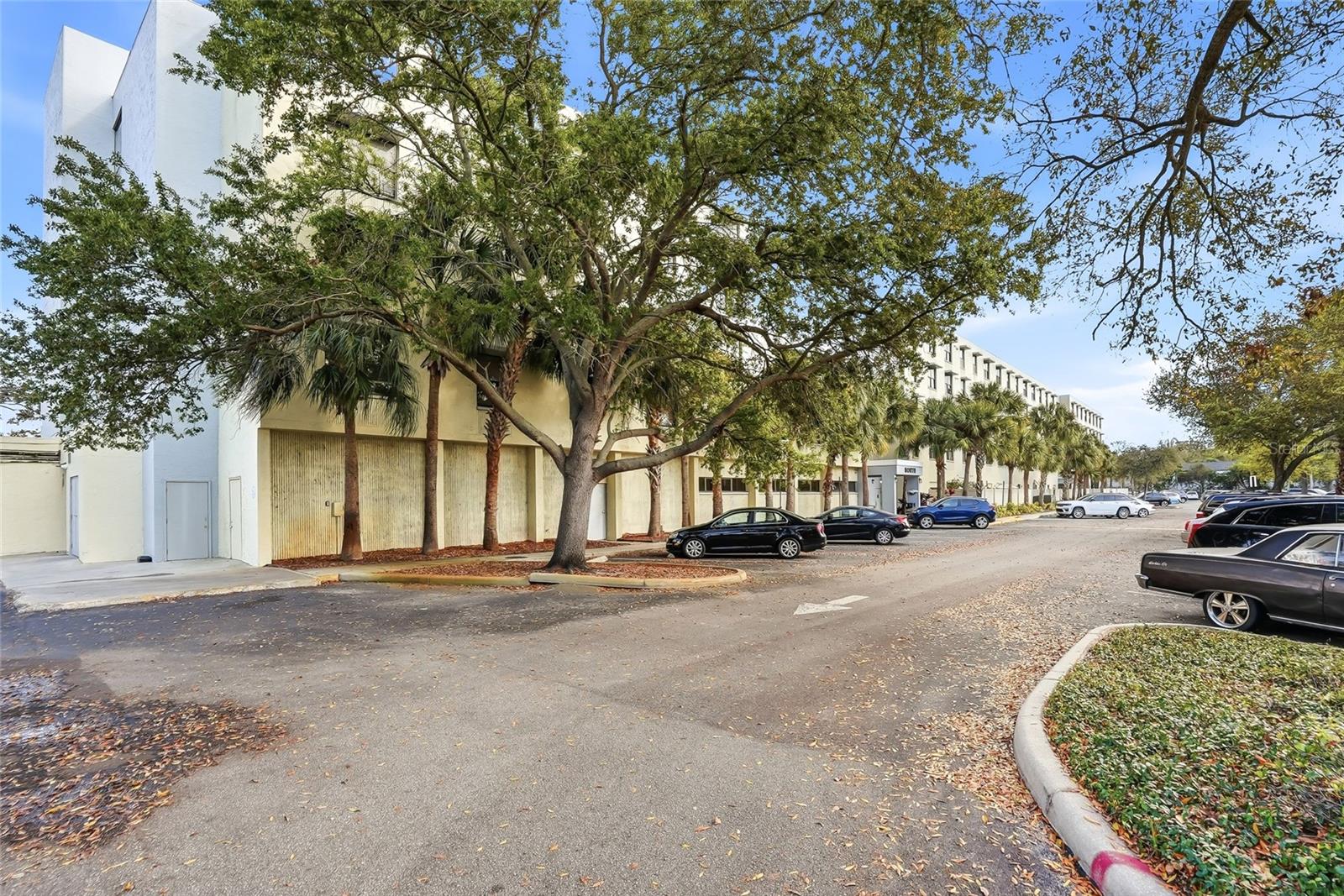 701 Madison Avenue, FL