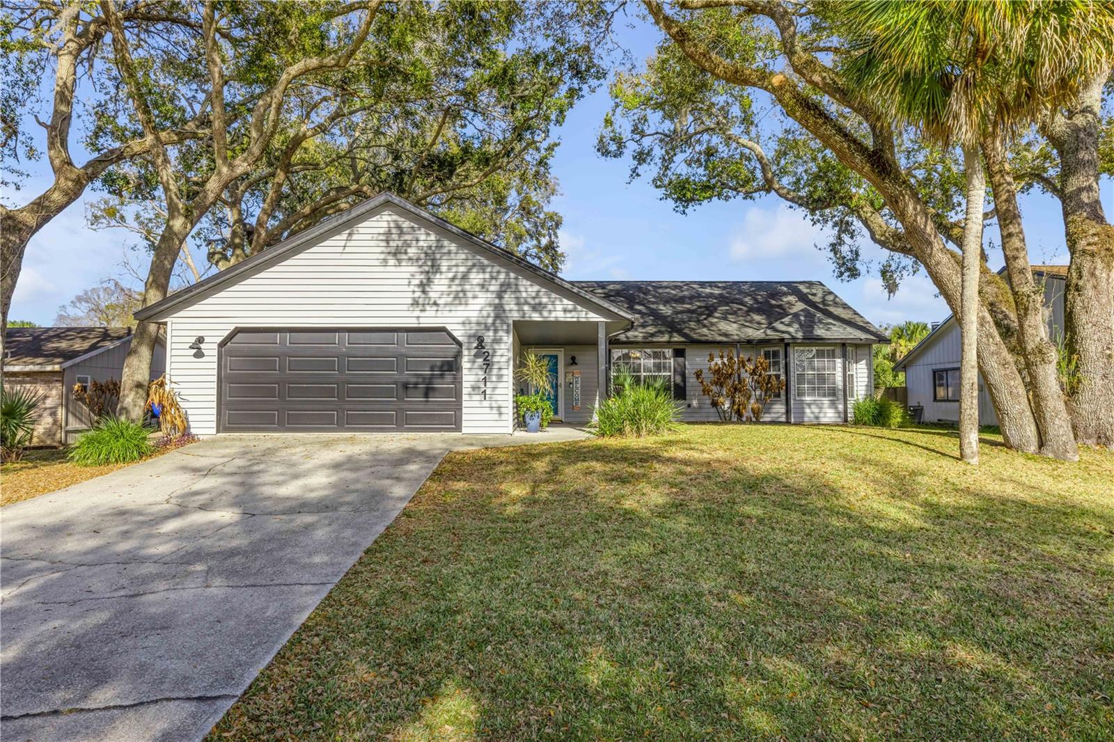 2711 Pine Tree Drive, FL