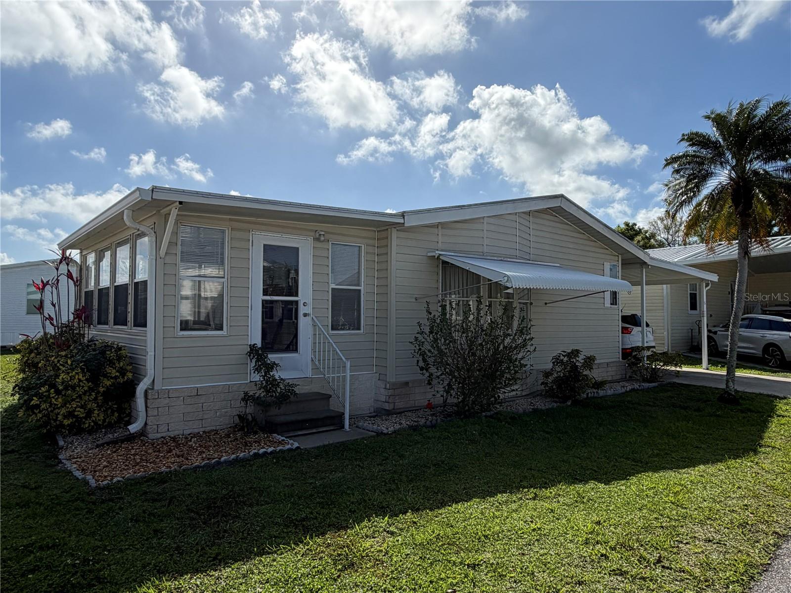 208 Eagle, FL