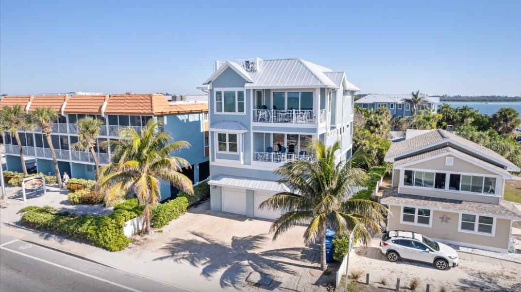 903 Gulf Dr S, FL