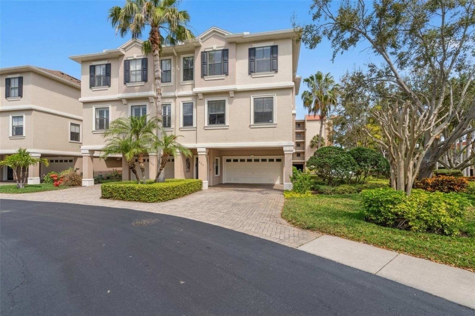 606 Bella Loop, FL