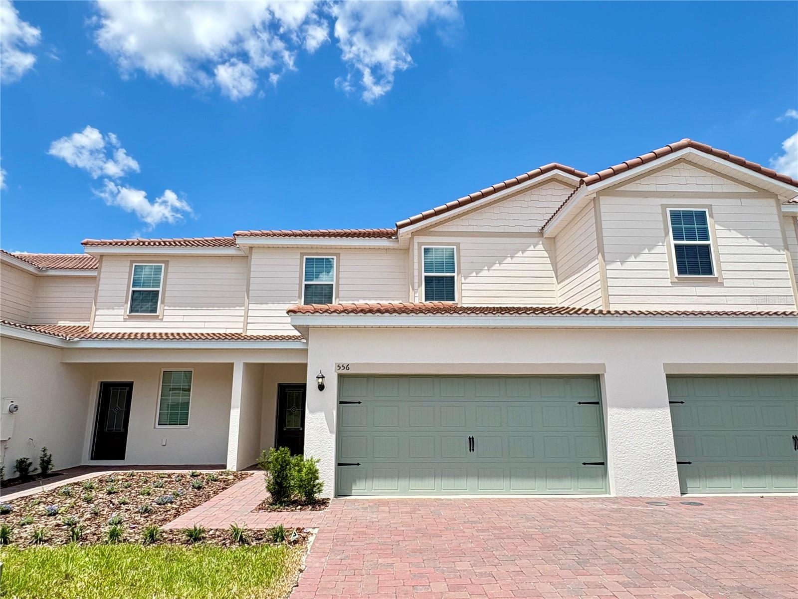 556 Bay Leaf Dr, FL