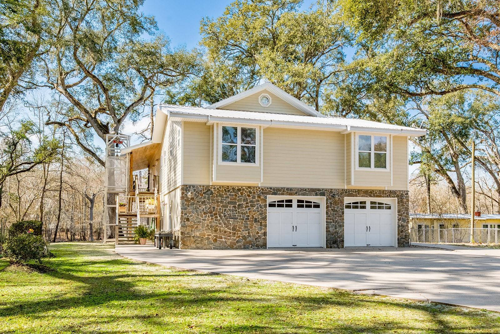 498 Sw Manatee Ter, FL