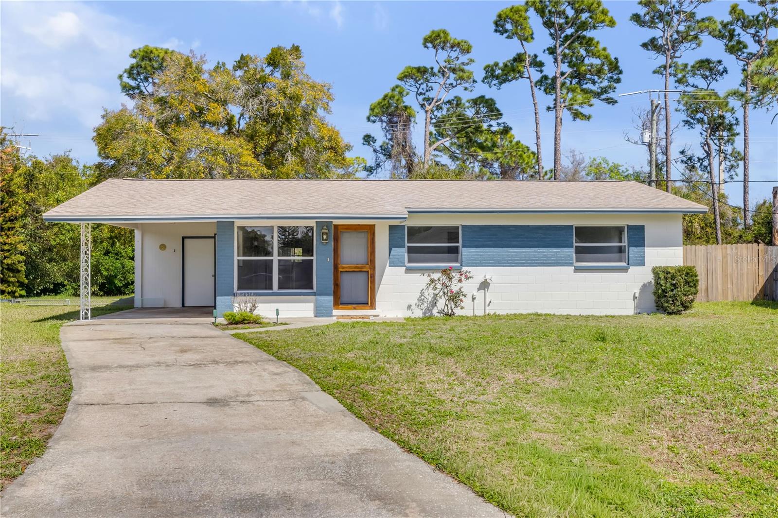546 Cambridge Cir, FL