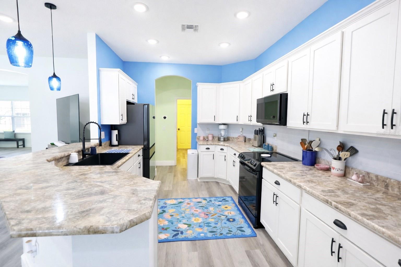 185 St Thomas Drive, FL