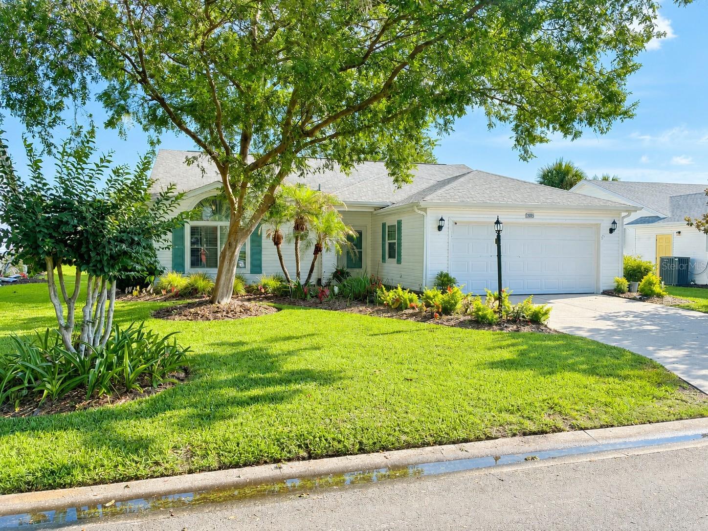 26035 Oakmount Drive, FL