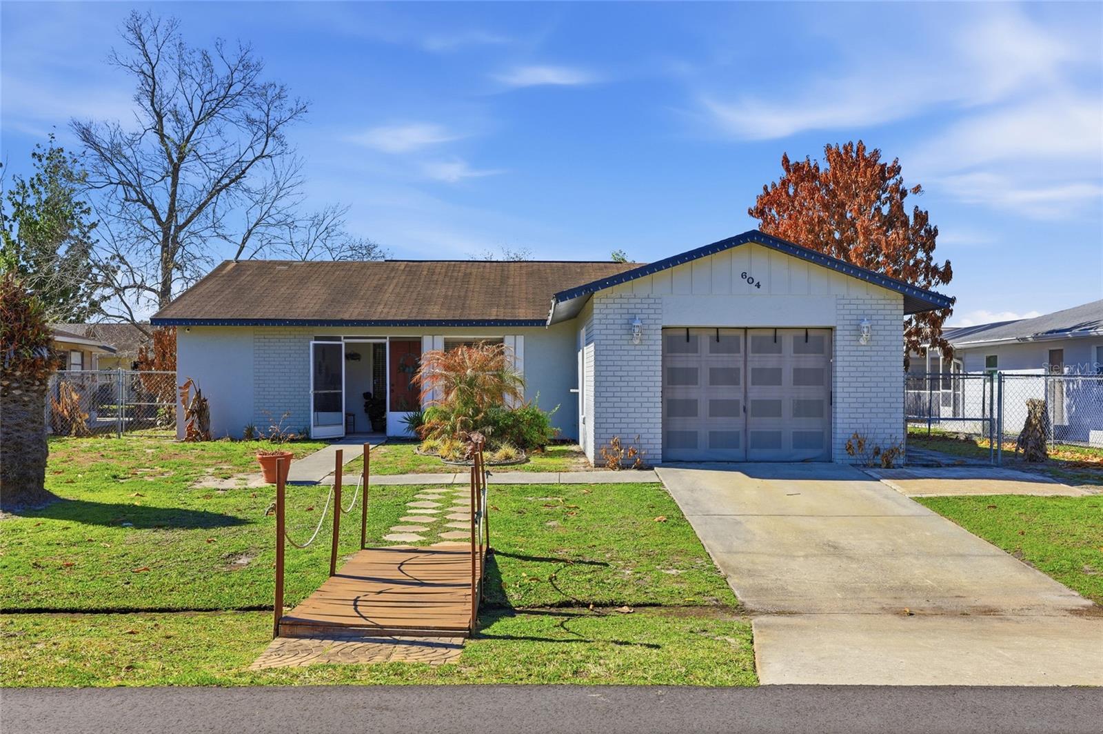 604 Heraldo Court, FL