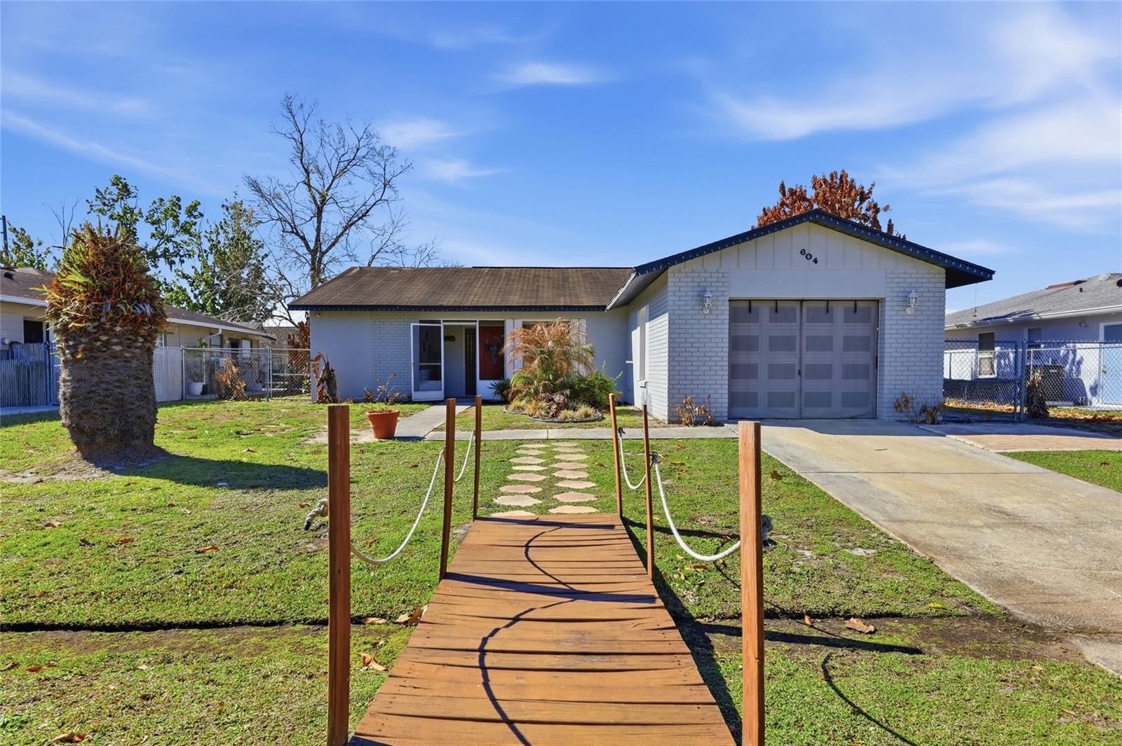 604 Heraldo Court, FL
