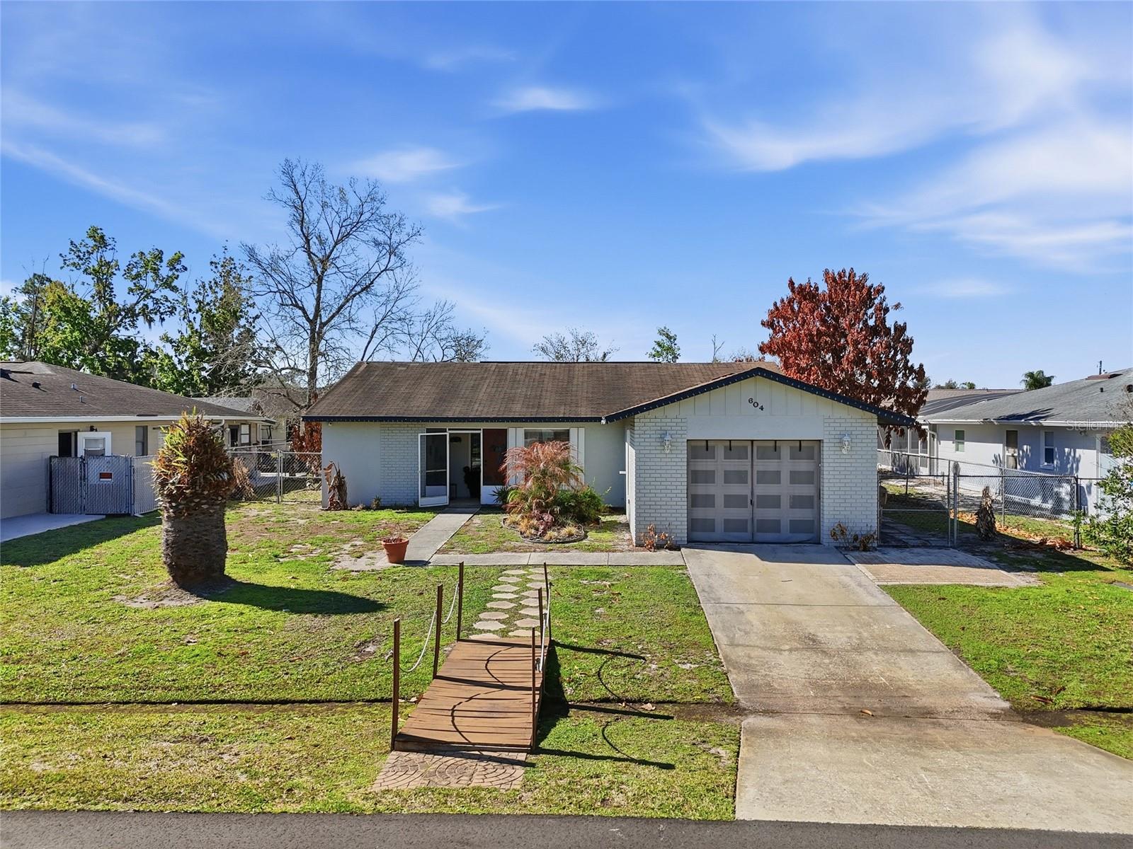604 Heraldo Court, FL